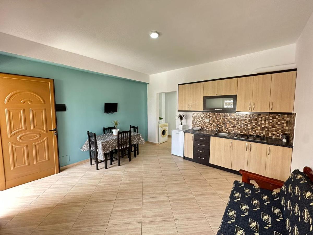 Vlora Villa With Private Parking Ngoại thất bức ảnh