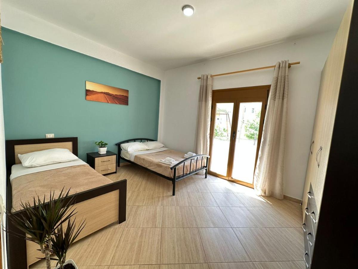 Vlora Villa With Private Parking Ngoại thất bức ảnh