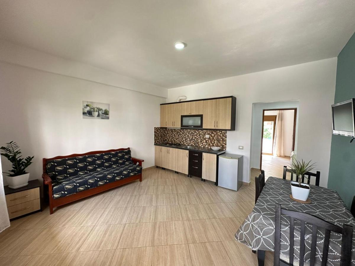 Vlora Villa With Private Parking Ngoại thất bức ảnh